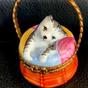 NEW Limoges PV Signed Porcelain Box Cat in Basket